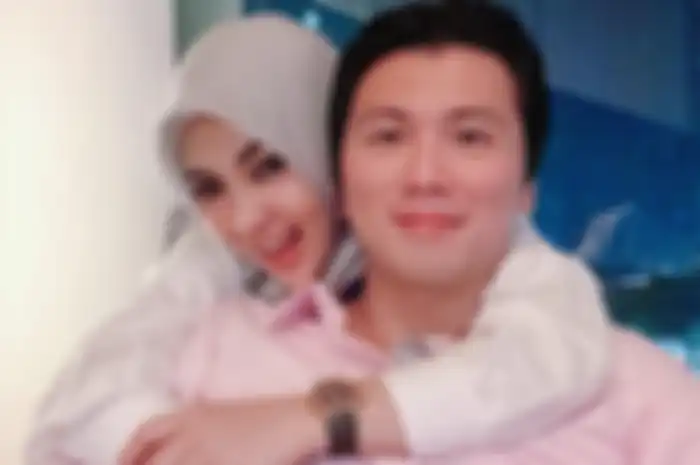 Syahrini dan Reino Barack