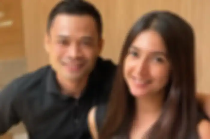 Nabila Syakieb dan suami