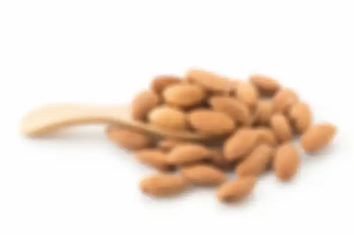 Kacang almond.