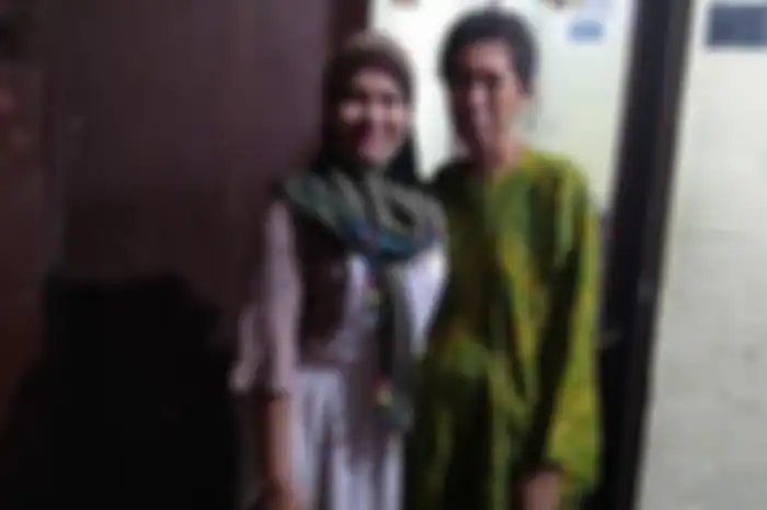Riatus Solikhah (23) akhirnya bertatap muka dengan ibu kandungnya, Yeti, setelah terpisah sejak masih bayi