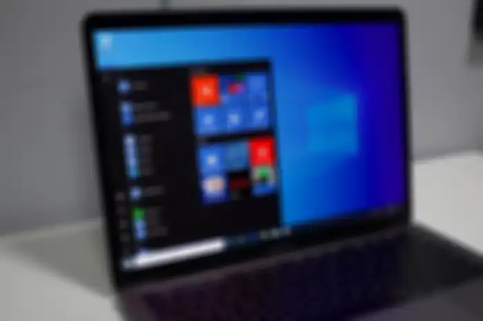 IlustrasiOS Windows di Macbook