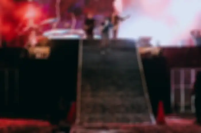 Manggung Epic Pakai Sepatu Roda di Konser Drive In, Arial NOAH Tuai Pujian