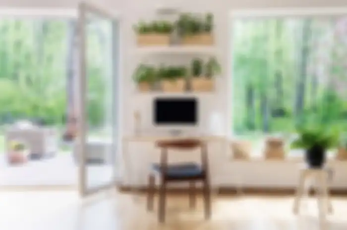Rumah dengan banyak bukaan merespons alam, contoh penerapan green building. 
