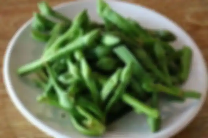 Sayur genjer memiliki banyak manfaat tapi sebaiknya tidak dikonsumsi secara berlebihan.