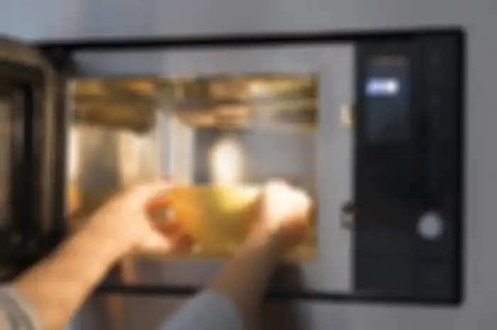 Memanaskan makanan