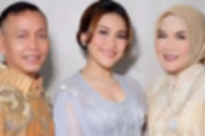 Ayu Ting-Ting malu dengan tindakan ayah Rozak