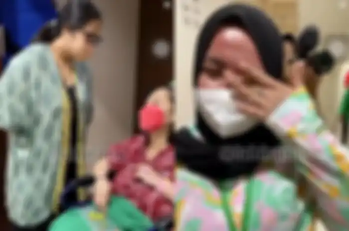 Lala tak kuasa menahan tangis melihat Nagita Slavina pasca melahirkan 