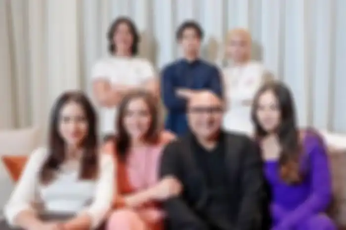 Kedekatan Irwan Mussry bersama anak-anak sambungnya dari Maia Estianty