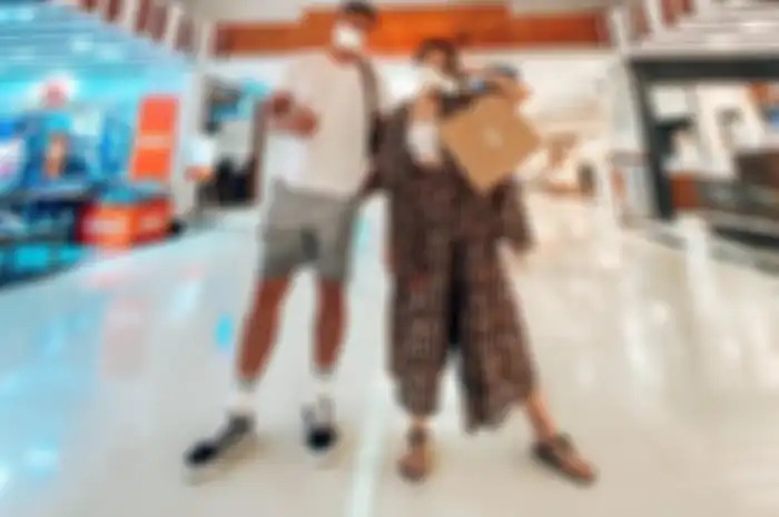 Netizen memberikan sederet repons usai melihat foto Gisel berdua dengan Wijin di Bandara Ngurah Rai Bali. Tapi, Ruben Onsu bertanya begini.