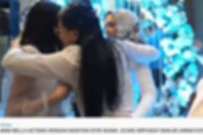 Momen Bella Shofie dan mantan istri suami saat peluk anak, ketiganya menangis haru 