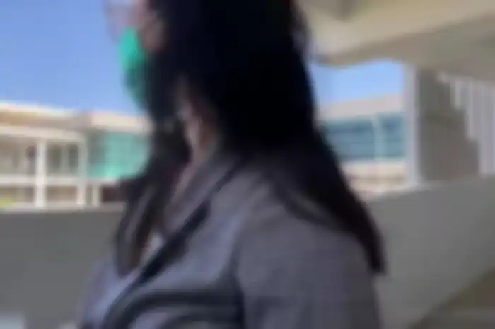 Saat melancarkan aksinya terhadap driver ojol, Siskaeee selalu merekam dengan kamera video HP miliknya. Kini Siskaeee ditangkap.