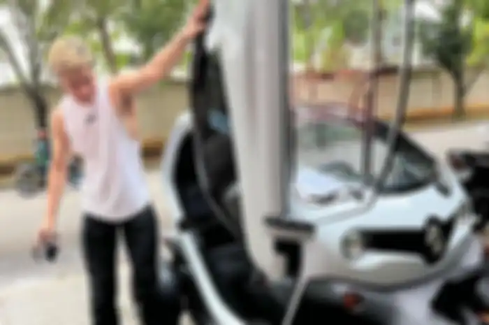 Azka Corbuzier bingung dapat hadiah mobil listrik