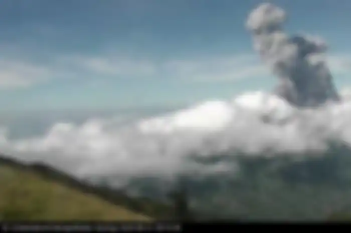 Bakal Ada Gunung Meletus Dahsyat di 2022? Paranormal Kondang ini Beberkan Ramalan Soal Bencana Alam yang Akan Terjadi di Tahun Depan, Harap Waspada!