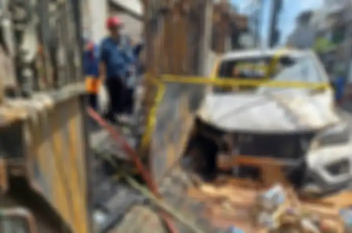 Rekan dokter Agus Sugianto dan keluarganya begitu prihatin atas peristiwa kebakaran di Tambora. Tetangga ungkap sifat asli korban.