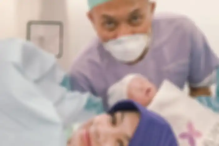 Potret Sule dan Nathalie Holscher yang telah dikaruniai anak pertamanya pada Sabtu (11/12/21).