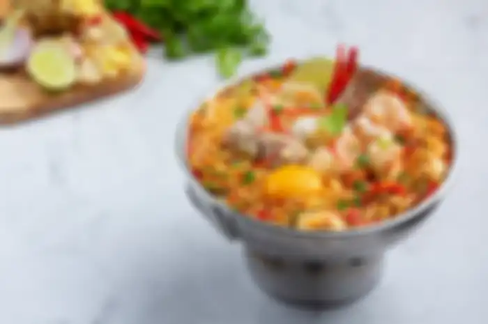 Makanan pedas yang menggugah selera, namun bisa memunculkan sensasi pedas pada perut