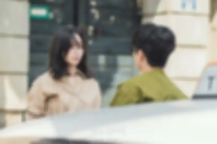 Cuplikan episode ketiga drama Our Beloved Summer yang sedang tayang.