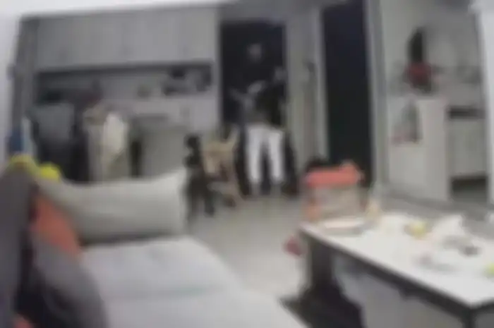 Viral istri selingkuh terekam CCTV