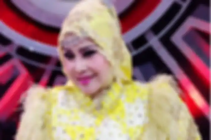  Elvy Sukaesih