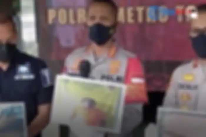 Foto Ustaz Ahmad Saiful yang sudah dilaporkan mencabuli anak muridnya di Tangerang membuat penasaran netizen. 
