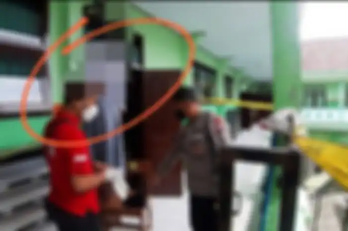 Nekat Gantung Diri Pakai Dasi Sekolah, Apa Motif Siswi SMA di Blitar yang Tewas di Depan Kelasnya? 
