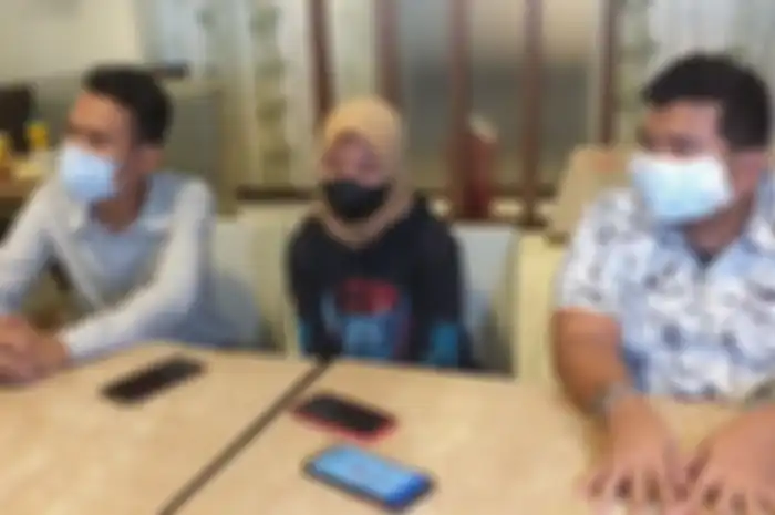 ZU (19) ibu muda di Riau yang ternyata berbohong atas pengakuan diperkosa empat pria rekan sang suami