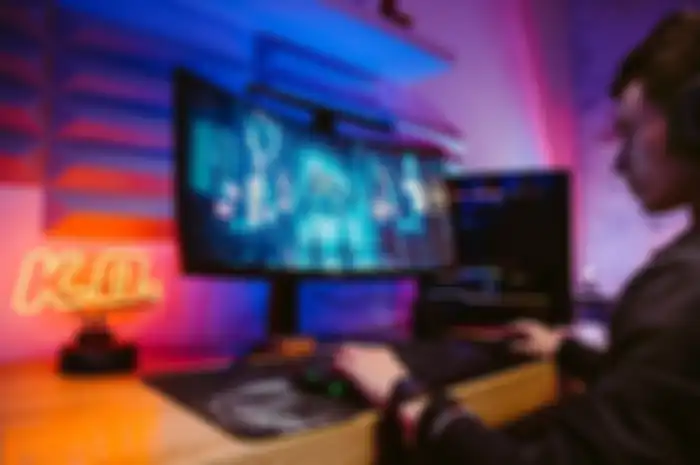Curved monitor MSI ARTYMIS 1000R.