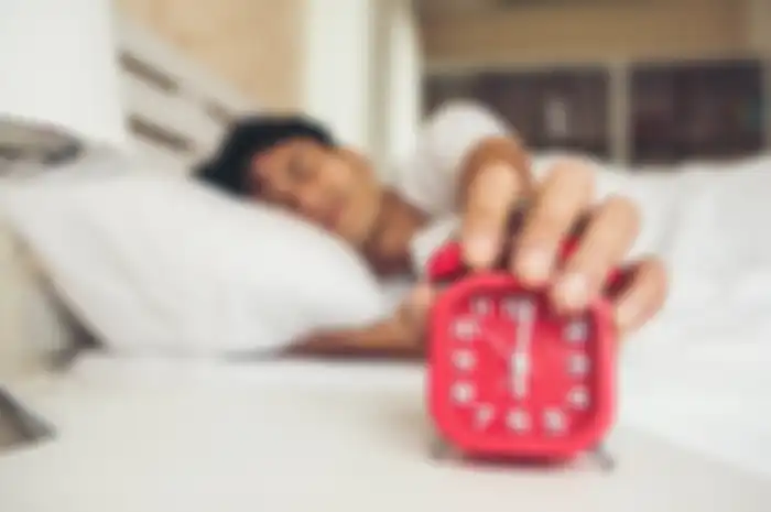 Kebiasan saat bangun tidur yang perlu dihindari