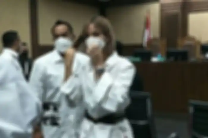 Nia Ramadhani bersama Ardi Bakrie.