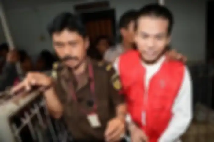 Sebelum diamankan karena kasus narkoba, Robby Abbas mengaku sudah menjual 100 artis Tanah Air di bisnis prostitusi online.