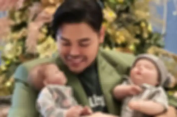 Ivan Gunawan bersama dua 'anak'nya, Miracle dan Marvelous