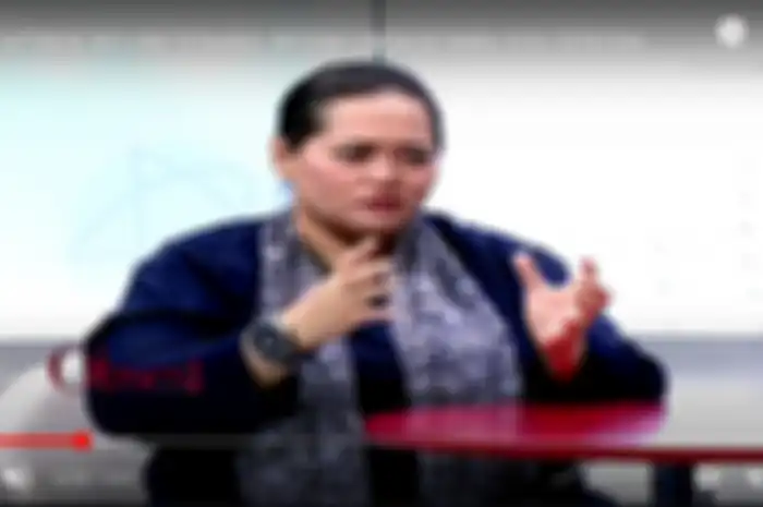 Mbak You ramal kecantikan Syahrini