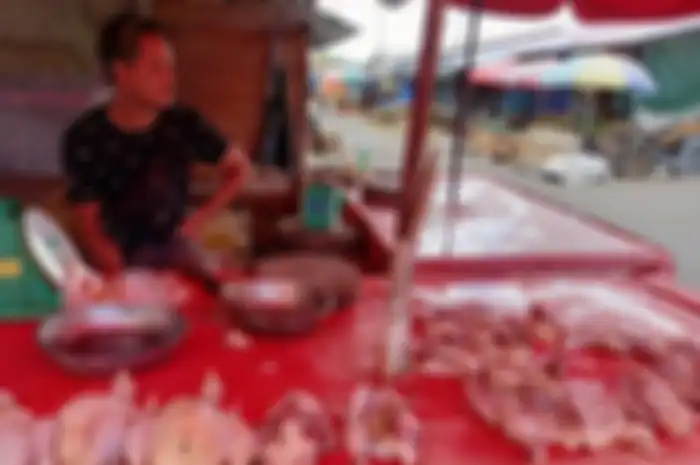 Harga daging ayam potong masih tergolong mahal