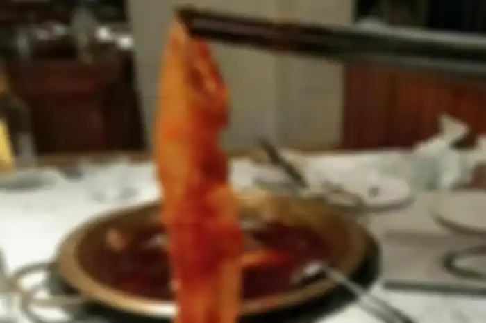 Temukan kondom di dalam hotpot, pria ini minta kompensasi uang Rp 20 juta, malah berakhir di penjara. 