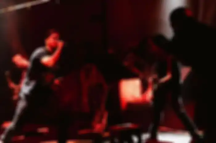 Burgerkill menyertakan gitar Eben di konser virtualnya.