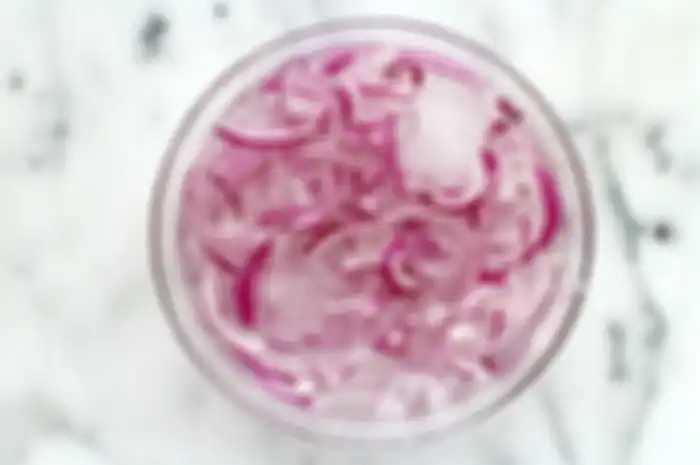 Air rendaman bawang merah akan sangat bermanfaat untuk menyembuhkan penyakit 
