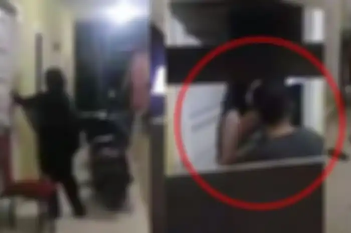 Istri gerebek suami yang selama 2 tahun kumpul kebo dengan pelakor