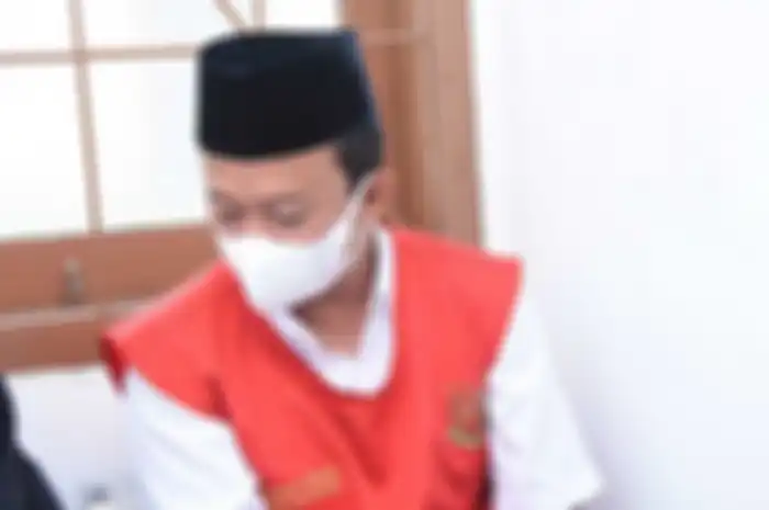 Herry Wirawan akui menyesal rudapaksa 13 santriwati.