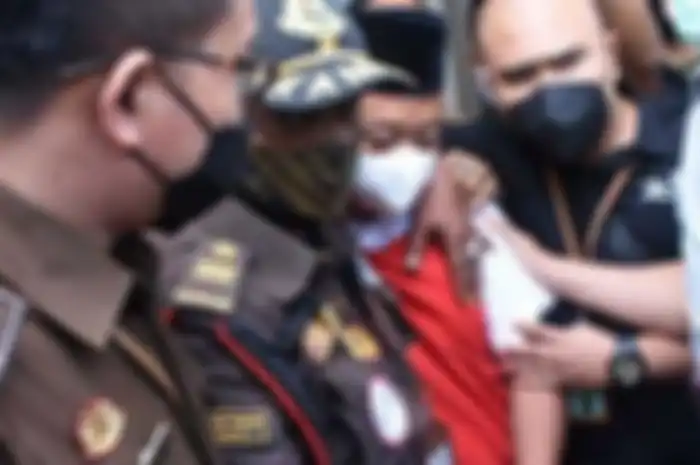 Tak Cuma Hukuman Mati, Herry Wirawan Dituntut Kebiri Kimia