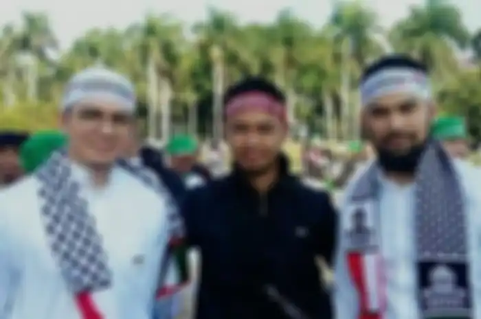 Polisi masih memburu Hadfana Firdaus penendang sesajen Gunung Semeru. Dia diburu polisi dari 5 Polda. 