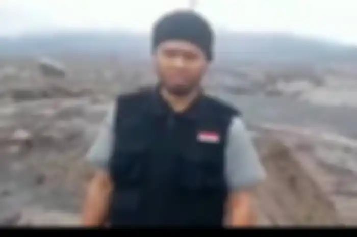 Pria penendang sesajen di Gunung Semeru ditangkap.