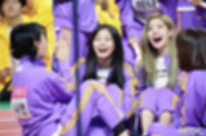 TWICE - Ilustrasi Olahraga