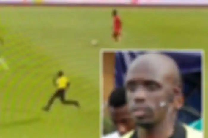 Aksi lucu wasit Kamaku di Piala Afrika 2021