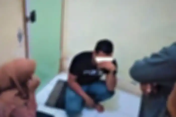 Pasangan di Aceh Barat digerebek warga saat ngamar di sebuah losmen.