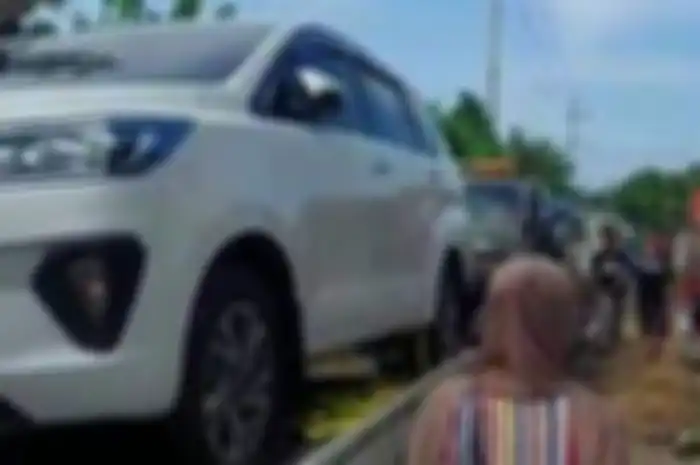 Warga kampung miliarder tuban viral saat beli mobil borongan.