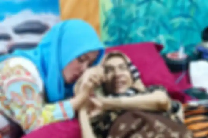 Kondisi kesehatannya sempat drop, Dorce Gamalama memberikan wasiat agar dimakamkan sebagai wanita. MUI sampai ikut buka suara.