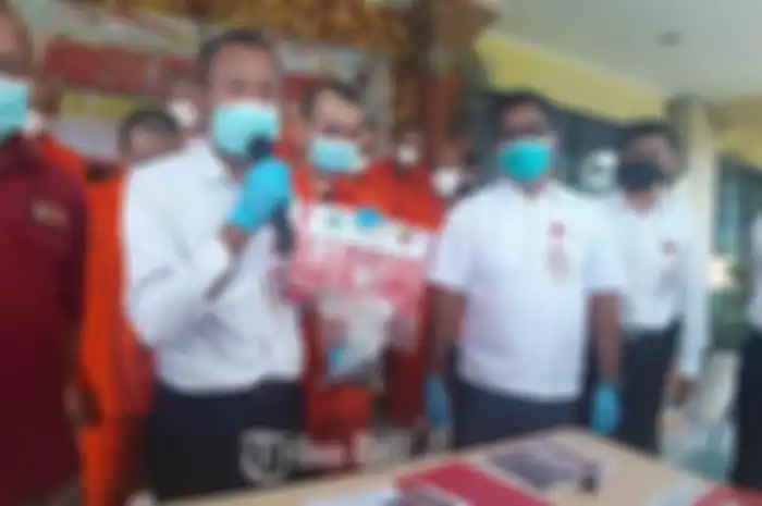 Pesinetron Randa Septian ditangkap polisi atas kasus dugaan penyalahgunaan narkoba jenis ganja.