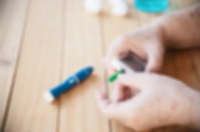 Ilustrasi mengatasi diabetes dengan bahan alami