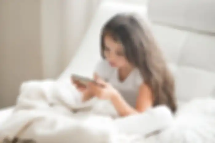 Memberikan batasan screen time untuk anak