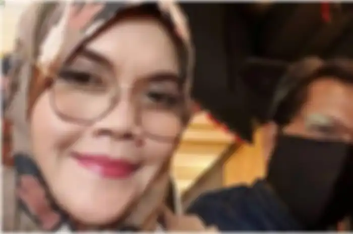 5 tahun nikah artis aishah cerai dari suaminya.